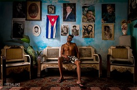 Pokaz multimedialny Piotra Trybalskiego pt.: Fotograf w podróży na Kubę.