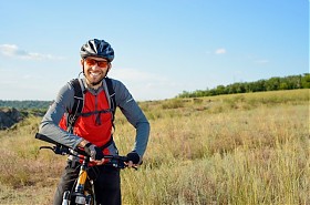 Szykuje się majówka na rowerze, a masz problemy z prostatą? Sprawdź czy wolno Ci jeździć rowerem