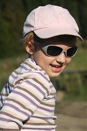 Ochrona oczu dziecka - Julbo, sportowe okulary dla dzieci